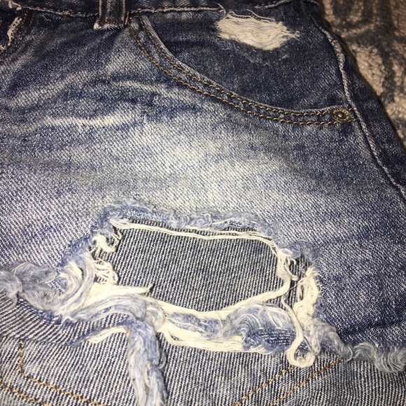 Shorts - Picture 5 of 6